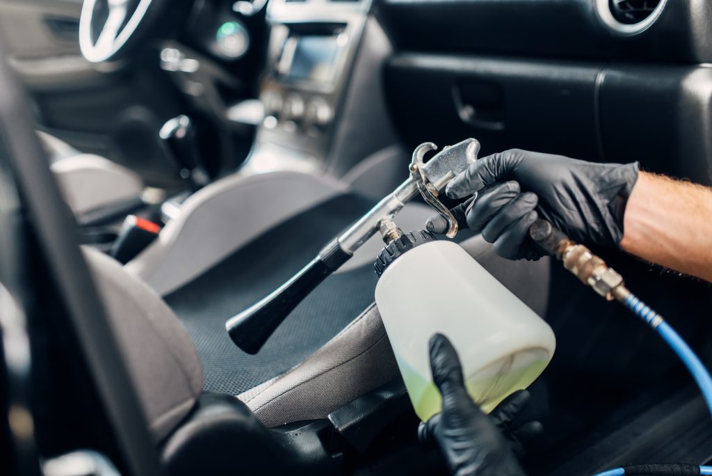 Notice dull paint, foggy headlights, or lingering odors? Discover the top signs your car needs a professional detail. Serving Burlington, Oakville, Hamilton & Milton.